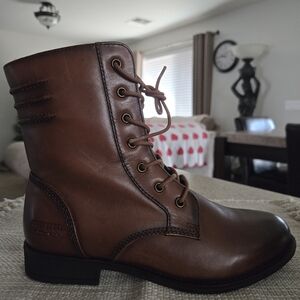 Josef Seibel Simona 01 women's lace-up ankle boot in cognac brown leather. 